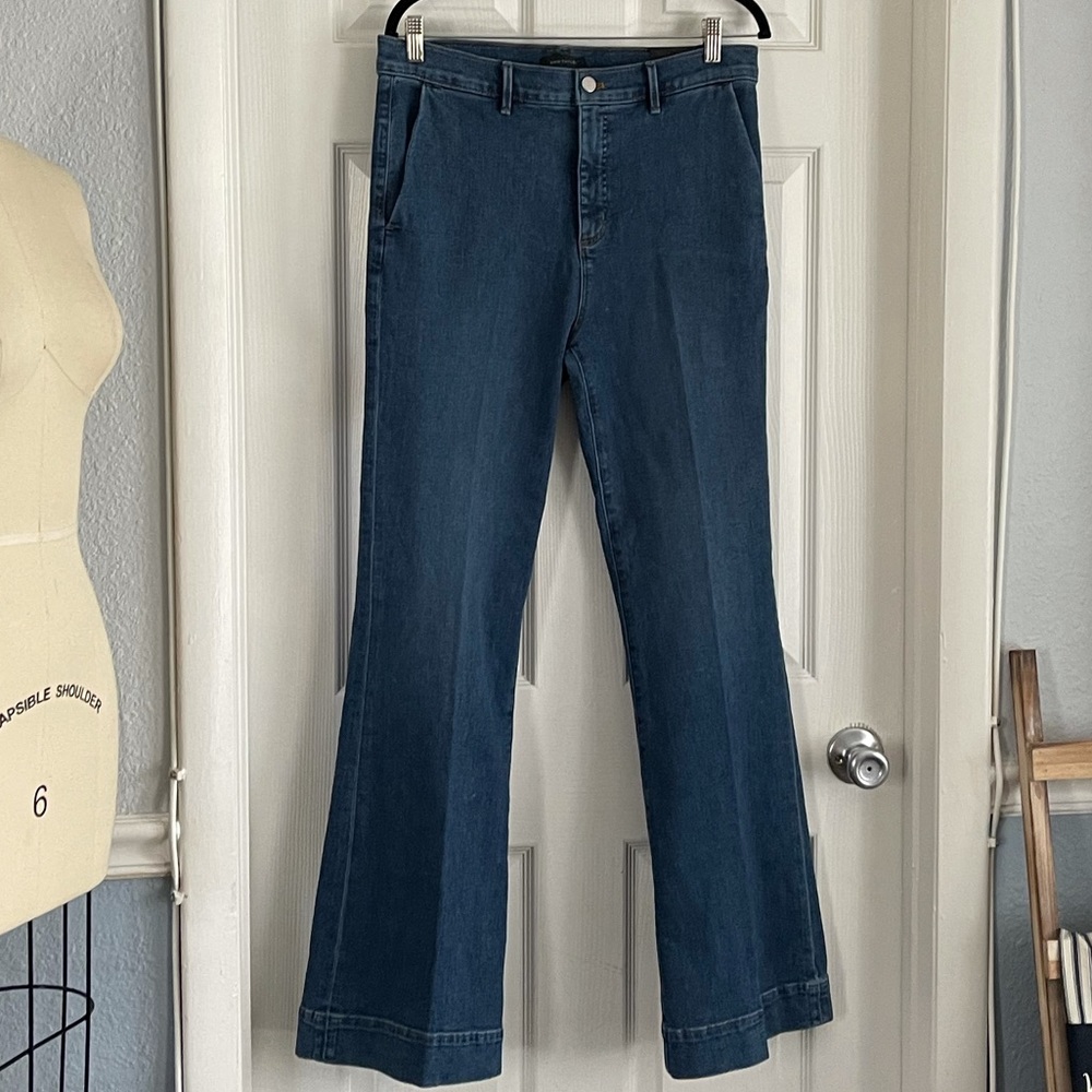 🆕 Ann Taylor | The Flare High Rise Trouser Jeans